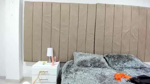 Snapshot of valery_slim18 chatting on February 16, 12:01 pm valery online show from February 16, 12:01 pm