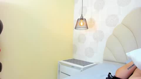 Snapshot of valery_smitd chatting on February 1, 5:37 pm Valery online show from February 1, 5:37 pm