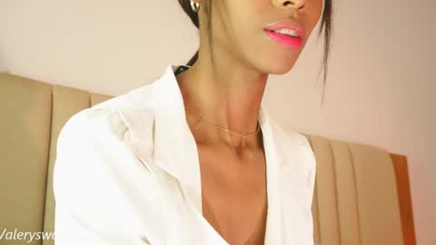Snapshot of valery_swan1 chatting on June 8, 3:51 am Valery swan1 online show from June 8, 3:51 am