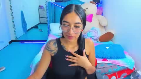 Snapshot of valery_taylor_1 chatting on April 18, 2:04 am valery online show from April 18, 2:04 am