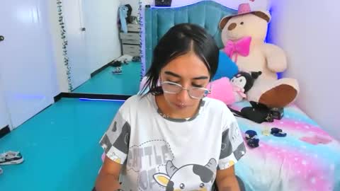 Snapshot of valery_taylor_1 chatting on May 1, 5:06 pm valery online show from May 1, 5:06 pm