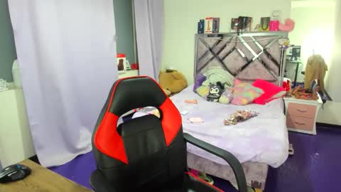 Snapshot of valery_taylor_1 chatting on May 19, 5:25 am valery online show from May 19, 5:25 am