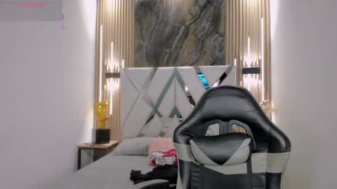 Val online show from April 17, 12:08 pm