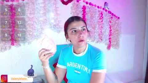 Snapshot of valeryblaze_ chatting on June 21, 7:16 pm Valery online show from June 21, 7:16 pm