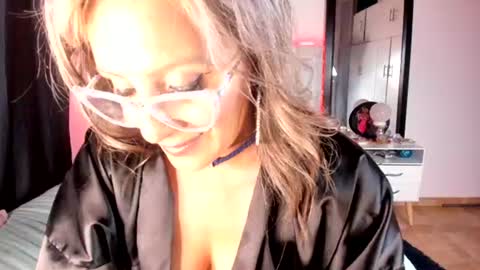 Snapshot of valeryblue chatting on July 2, 1:16 am Valery Blue online show from July 2, 1:16 am