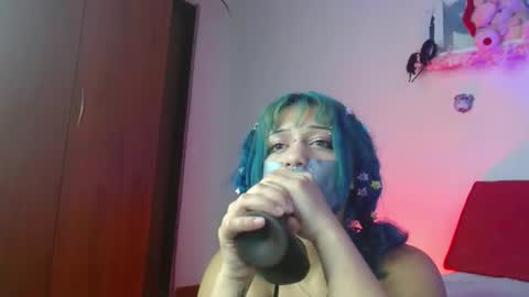 Snapshot of valerysmith18 chatting on March 8, 10:35 pm zoe online show from March 8, 10:35 pm