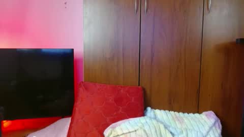 Snapshot of valerysmith18 chatting on March 31, 6:47 am zoe online show from March 31, 6:47 am