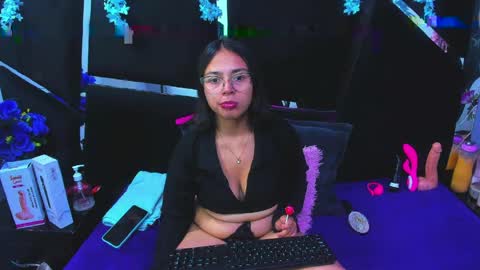 Snapshot of valerysweety__ chatting on April 18, 3:10 am ValerySweety online show from April 18, 3:10 am