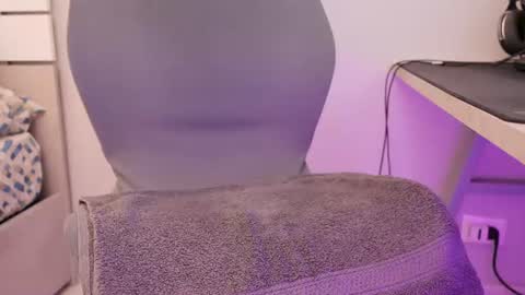 Snapshot of valeryuwu chatting on July 14, 9:53 pm tinyfemboy online show from July 14, 9:53 pm