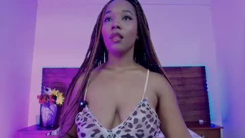 Snapshot of valeska_rousee chatting on June 19, 5:28 pm Valeska online show from June 19, 5:28 pm