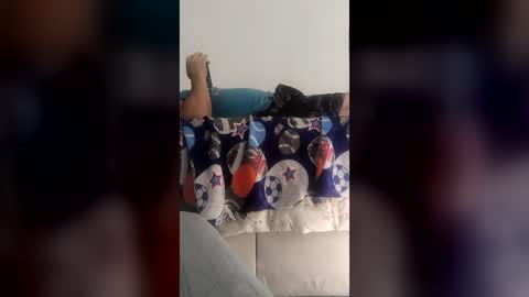 Snapshot of valetv2222 chatting on June 12, 5:56 pm valetv2222 online show from June 12, 5:56 pm