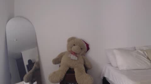 VALIENTE  online show from March 5, 12:39 am