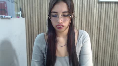 Snapshot of valk_diaz chatting on May 1, 3:55 am Valk online show from May 1, 3:55 am