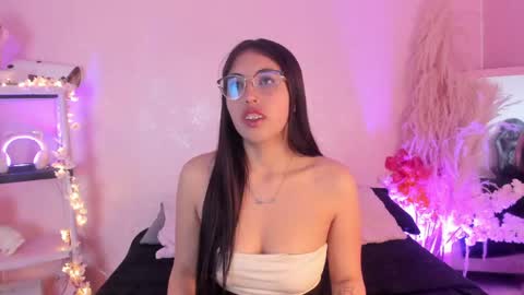 Snapshot of valk_diaz chatting on May 18, 5:13 am Valk online show from May 18, 5:13 am
