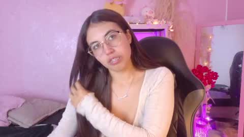 Snapshot of valk_diaz chatting on June 25, 4:34 am Valk online show from June 25, 4:34 am
