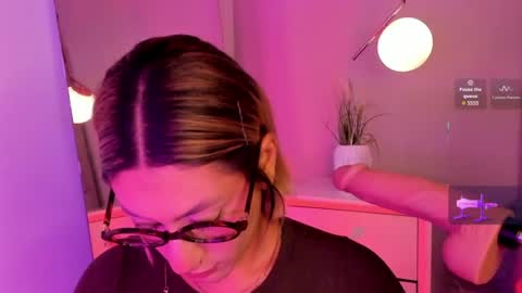 Snapshot of valka_doll chatting on June 21, 1:24 pm valka_doll online show from June 21, 1:24 pm
