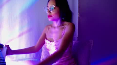 valkiry_ online show from November 23, 10:20 pm