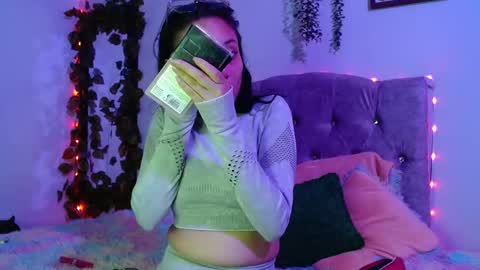 valkiry_ online show from April 17, 8:45 pm