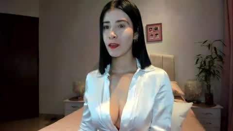 Snapshot of vallejo_macarena chatting on June 12, 3:38 am Macarena online show from June 12, 3:38 am