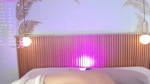 valleriie_ online show from May 4, 3:52 pm