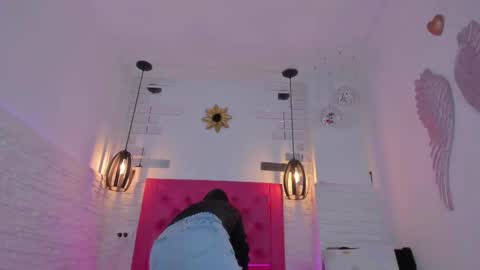 Snapshot of valloletsamar chatting on February 12, 11:29 am Vallolet Peach  online show from February 12, 11:29 am