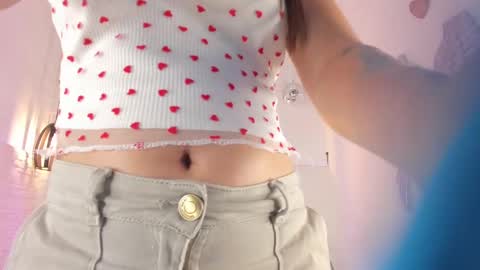 Snapshot of valloletsamar chatting on February 13, 11:17 am Vallolet Peach  online show from February 13, 11:17 am