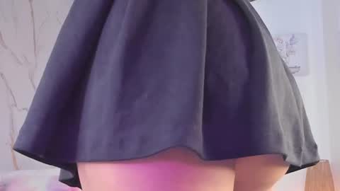 Snapshot of valloletsamar chatting on July 19, 12:20 pm Vallolet Peach online show from July 19, 12:20 pm