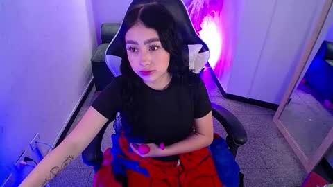 vallolett__ online show from February 3, 2:53 am