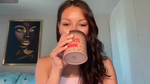 Snapshot of valorant_girl chatting on June 23, 6:33 am Little Devil online show from June 23, 6:33 am