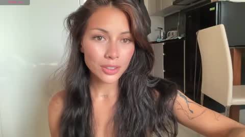 Snapshot of valorant_girl chatting on July 24, 10:02 am Little Devil online show from July 24, 10:02 am