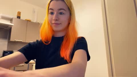 Emily online show from February 25, 3:32 pm