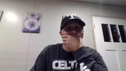 Snapshot of valvenus101 chatting on October 25, 3:47 am Val Venus online show from October 25, 3:47 am