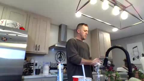 Snapshot of valvenus101 chatting on February 24, 5:00 pm Val Venus online show from February 24, 5:00 pm