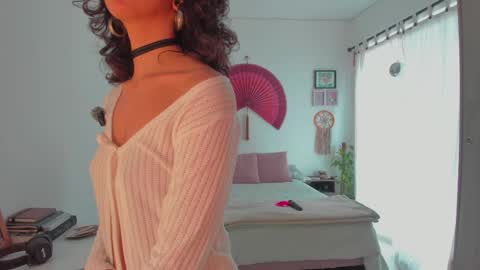 Snapshot of valyturner chatting on May 12, 5:10 pm online show from May 12, 5:10 pm
