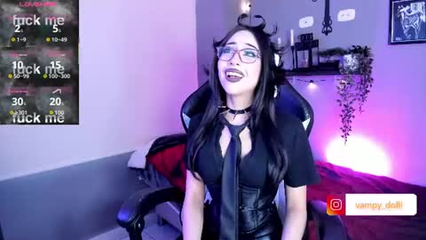 Snapshot of vampy_dolll chatting on June 10, 9:57 pm vampy_dolll online show from June 10, 9:57 pm