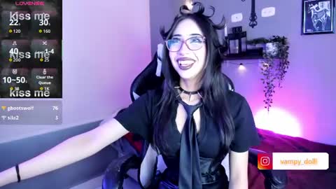 Snapshot of vampy_dolll chatting on June 11, 12:32 am vampy_dolll online show from June 11, 12:32 am