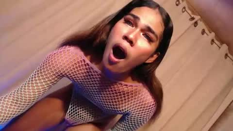 vampy_ebony_laxine online show from October 22, 5:30 am