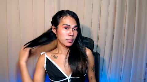 vampy_ebony_laxine online show from June 14, 1:58 am