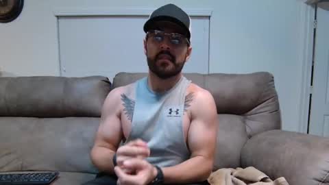 Snapshot of vampz888 chatting on April 24, 4:48 am HUNG LATINO 888 bigcock fit athletic latino online show from April 24, 4:48 am