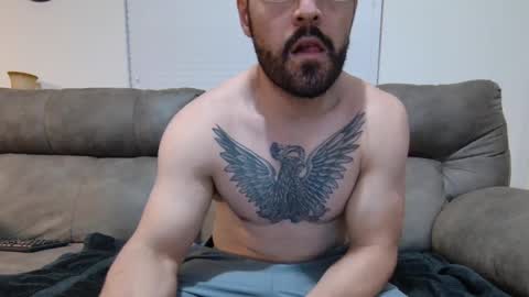 Snapshot of vampz888 chatting on April 27, 1:03 am HUNG LATINO 888 bigcock fit athletic latino online show from April 27, 1:03 am
