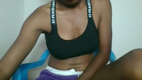 Snapshot of vanafiry chatting on March 7, 6:43 am vanafiry online show from March 7, 6:43 am