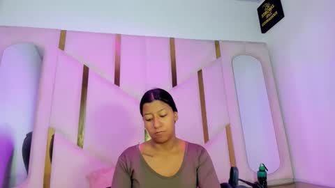 Snapshot of vanelin18 chatting on May 3, 12:33 pm Vane online show from May 3, 12:33 pm