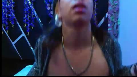 Snapshot of vanesa_boobs chatting on February 15, 7:51 am vanessa bobs online show from February 15, 7:51 am