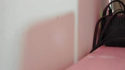 vanesa_g1 online show from April 8, 2:33 am