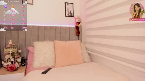 Snapshot of vanesa_moon_ chatting on April 23, 11:51 pm vanesa_moon_ online show from April 23, 11:51 pm