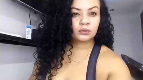 vanessa and samantha online show from April 15, 3:02 am