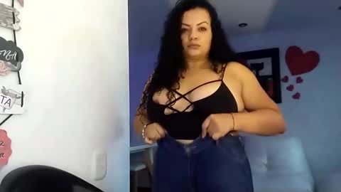 vanessa and samantha online show from April 16, 9:39 pm