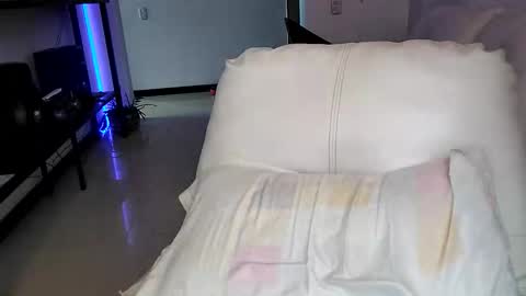 Snapshot of vanesam chatting on May 15, 4:25 pm vanessa and samantha online show from May 15, 4:25 pm
