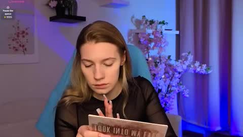 Snapshot of vanessa__lui chatting on February 28, 4:19 pm Vanessa online show from February 28, 4:19 pm