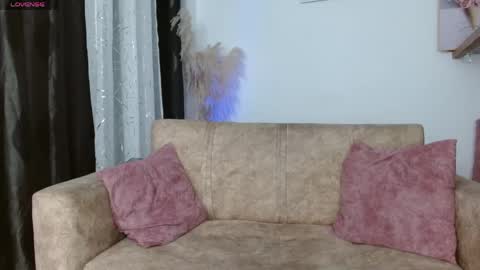 Snapshot of vanessa_brett_1 chatting on April 27, 1:36 am vanessa online show from April 27, 1:36 am